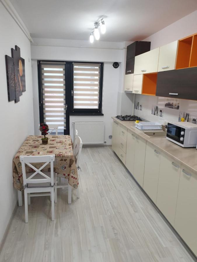 Topaz Central Apartment Бакэу Экстерьер фото
