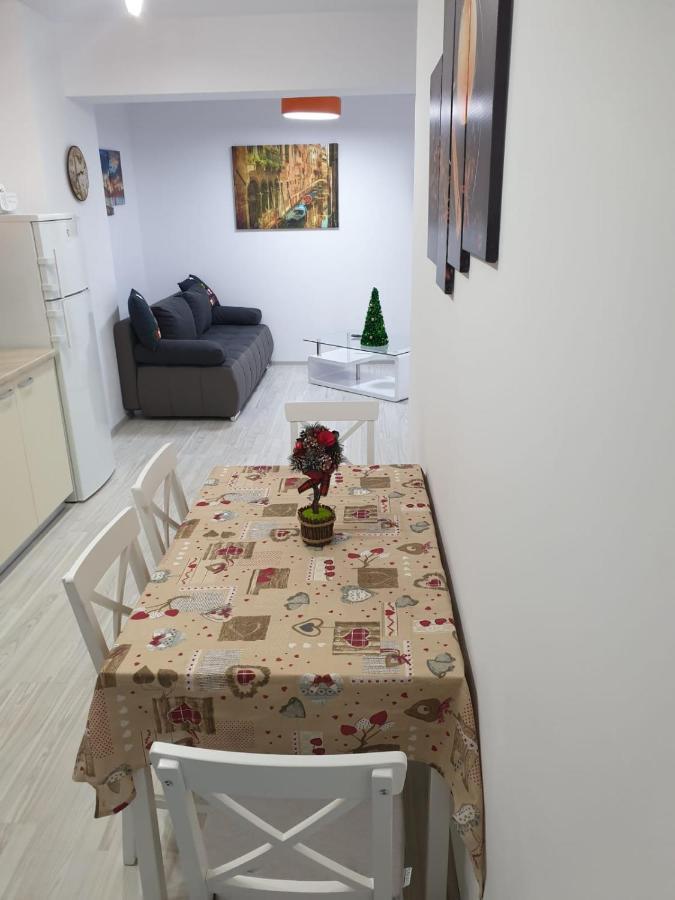 Topaz Central Apartment Бакэу Экстерьер фото