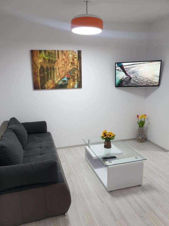 Topaz Central Apartment Бакэу Экстерьер фото
